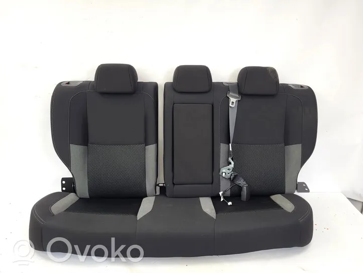 Nissan Qashqai Fotele / Kanapa / Komplet 