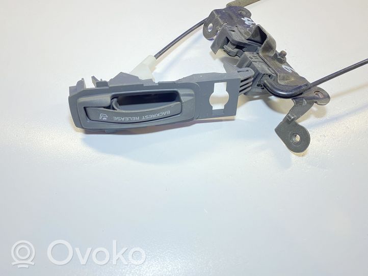 Volvo S60 Klamra tylnego pasa bezpieczeństwa 30749035