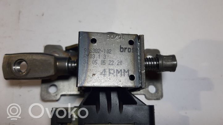 Volvo XC90 Moteur de réglage de siège 906382102