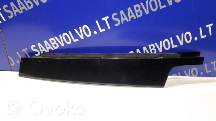 Volvo S60 B-pilarin verhoilu (yläosa) 30784000