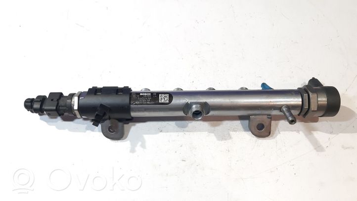 Saab 9-5 Listwa wtryskowa 55564168