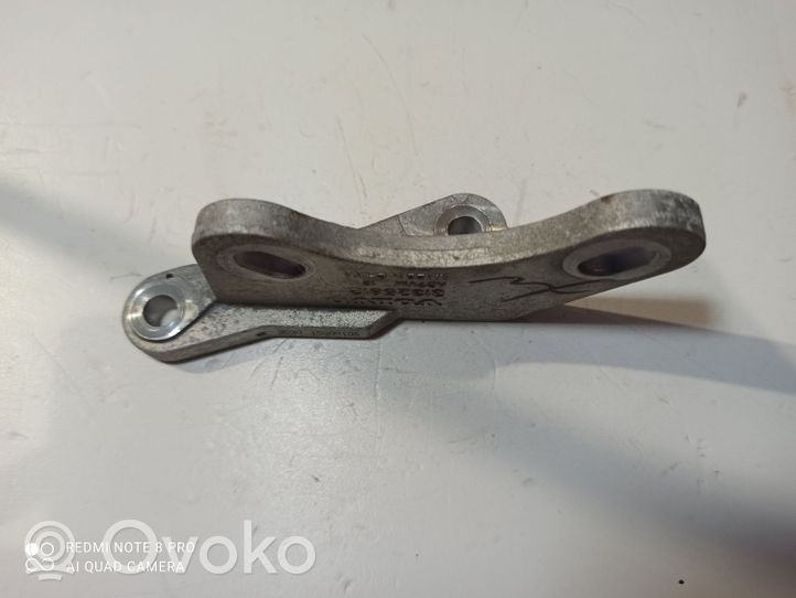 Volvo S60 Pavarų dėžės tvirtinimo kronšteinas 31325812