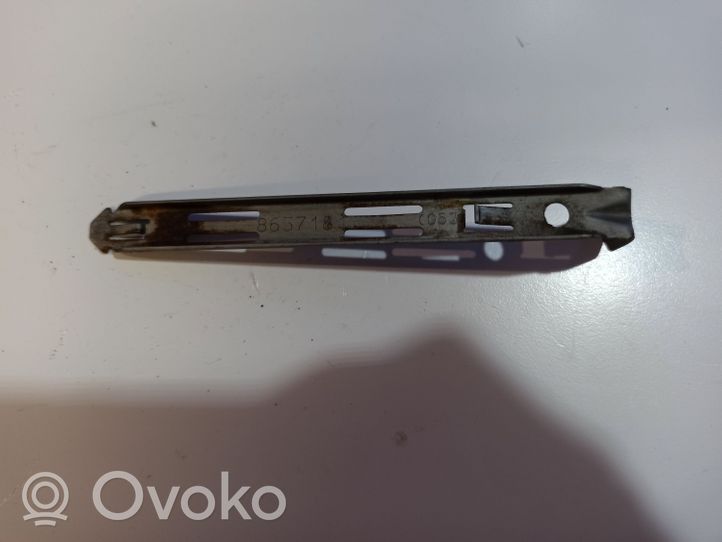 Volvo XC90 Headlight/headlamp mounting bracket 8637181