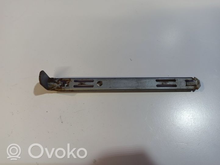 Volvo XC90 Headlight/headlamp mounting bracket 8637182