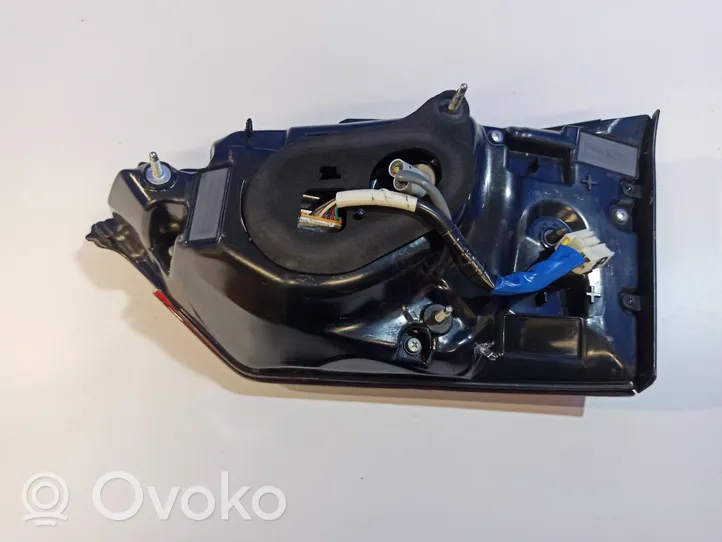 Lexus RX 450H Lampy tylnej klapy bagażnika 8138112