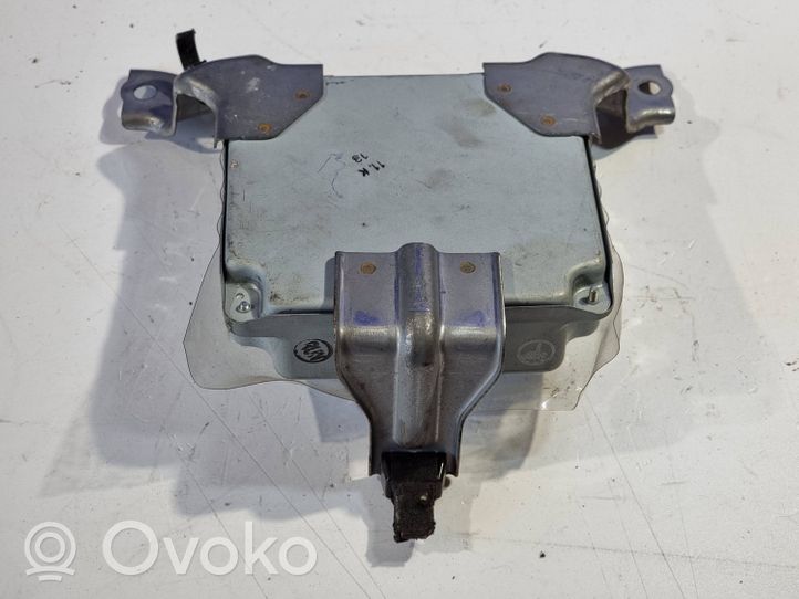 Toyota Prius (NHW20) Pavarų dėžės valdymo blokas 8953547020