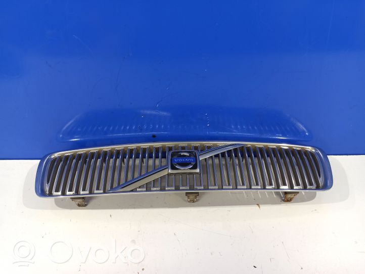 Volvo V70 Grille calandre supérieure de pare-chocs avant 9190438