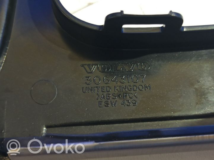 Volvo XC90 Rivestimento in plastica cornice della leva del cambio 30643107