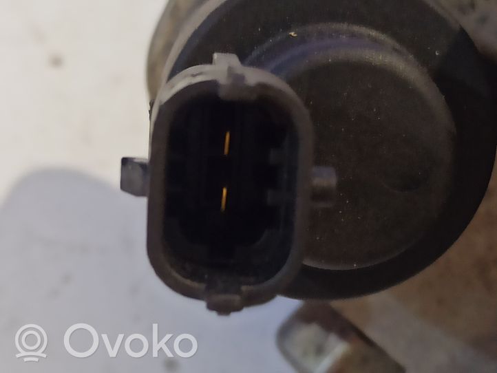 Volvo S40, V40 Mechanical fuel pump 8602784