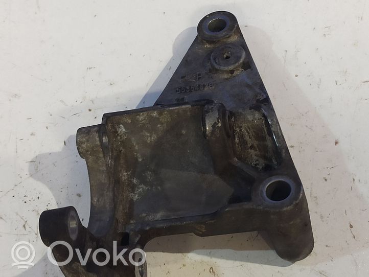 Saab 9-3 Ver2 Supporto di montaggio della pompa del servosterzo 55354828