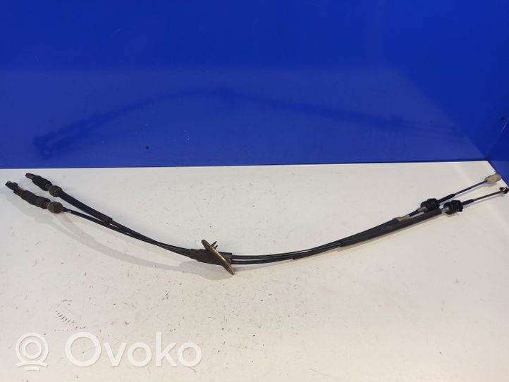 Volvo S60 Gear shift cable linkage 8689481