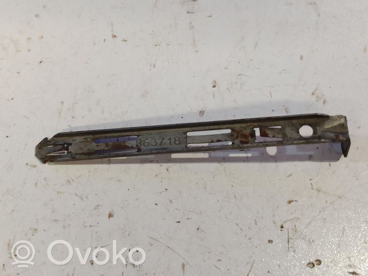 Volvo XC90 Headlight/headlamp mounting bracket 8637181