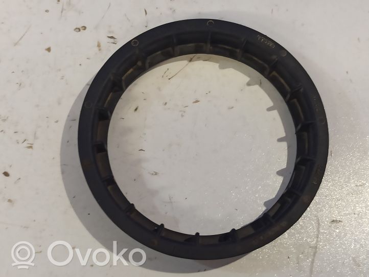 Volvo XC90 Supporto della pompa del carburante 8649739