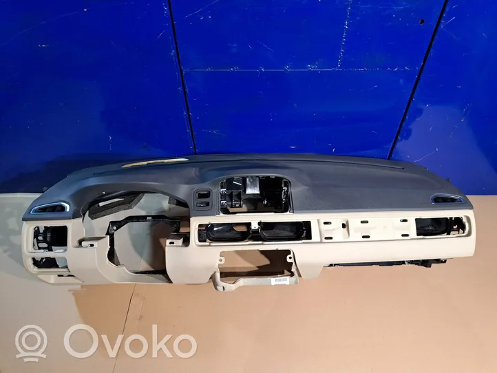 Volvo V70 Tableau de bord 39838740