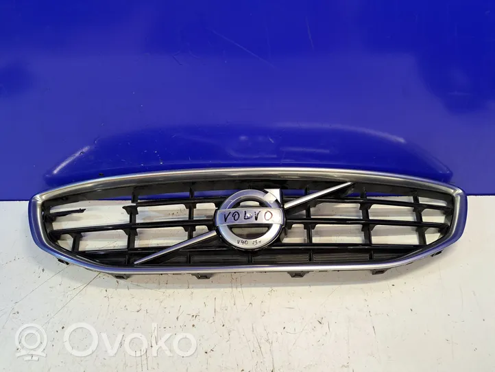 Volvo V40 Griglia superiore del radiatore paraurti anteriore 31353121