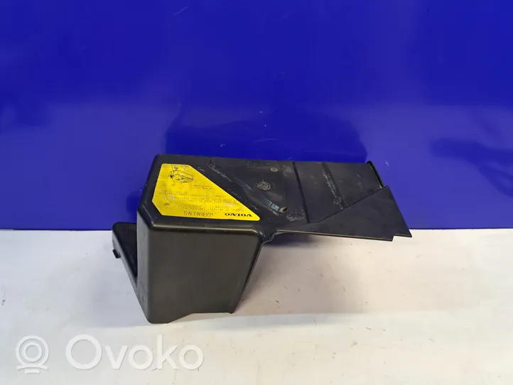 Volvo V70 Dangtis akumuliatoriaus dėžės 8622335