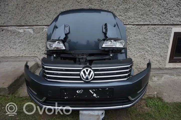 Volkswagen PASSAT B7 Viršutinė dalis radiatorių panelės (televizoriaus) 