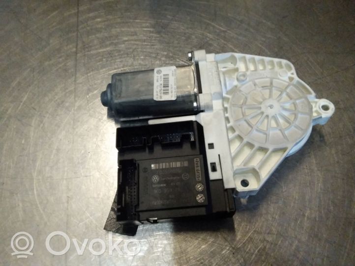 Volkswagen PASSAT B6 Motorino alzacristalli della portiera anteriore 1K0959702P