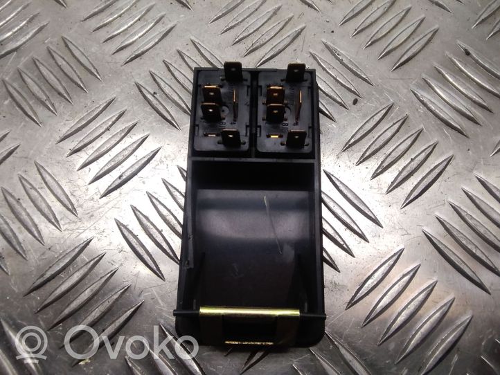 Audi A6 S6 C4 4A Interruptor del elevalunas eléctrico 4A0959521A