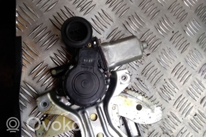 Toyota Avensis Verso Takaoven ikkunan nostomoottori 8571044050