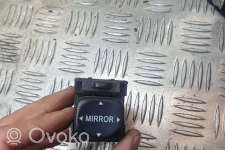 Toyota Yaris Verso Wing mirror switch 183547