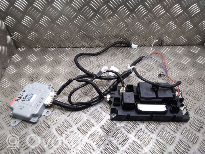 Toyota RAV 4 (XA40) Modulo di controllo della batteria 55567731