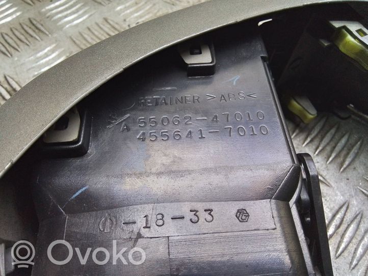 Toyota Prius (XW20) Boczna kratka nawiewu deski rozdzielczej 5506247010