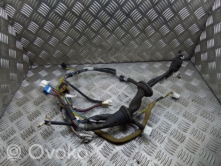 Toyota Prius (XW20) Cableado de puerta delantera 82151