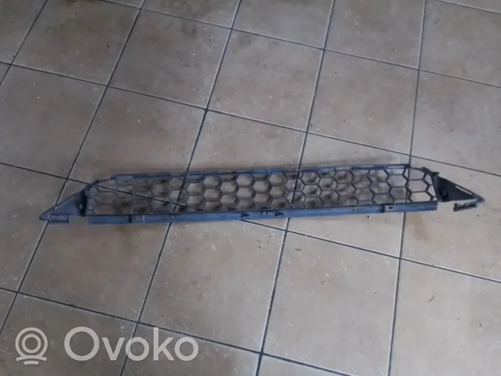 Volvo V60 Grille inférieure de pare-chocs avant 31383148