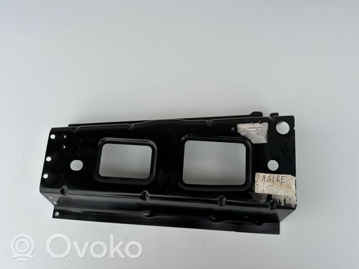 Volkswagen Amarok Other body part 2H0809883