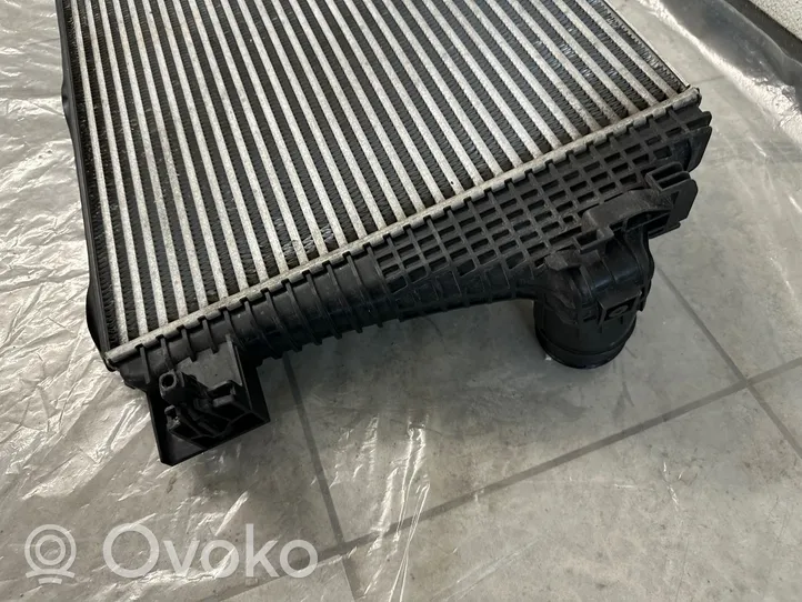 Volkswagen Amarok Радиатор интеркулера 2H6145804