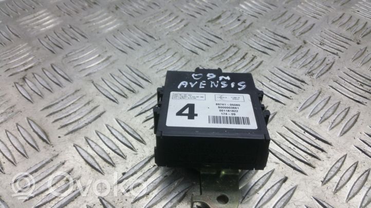 Toyota Avensis T270 Oven keskuslukituksen ohjausyksikön moduuli 8974105080