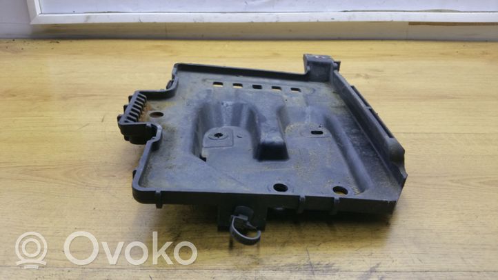 Hyundai i30 Boîte de batterie 371502H000