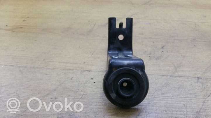 Toyota Auris 150 Staffa di montaggio del radiatore 165230R010