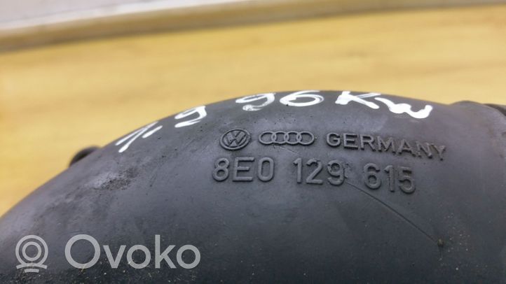 Audi A4 S4 B7 8E 8H Rura / Wąż dolotowy powietrza turbiny 8E0129615