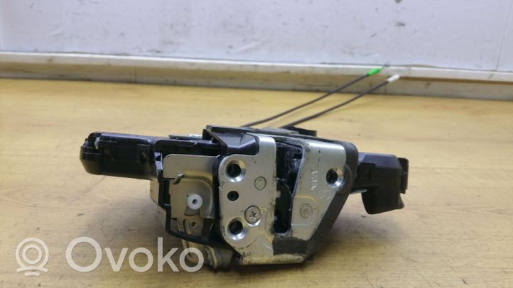 Toyota Avensis T250 Front door lock 6C2416