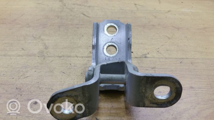 Toyota Avensis T270 Front door upper hinge 