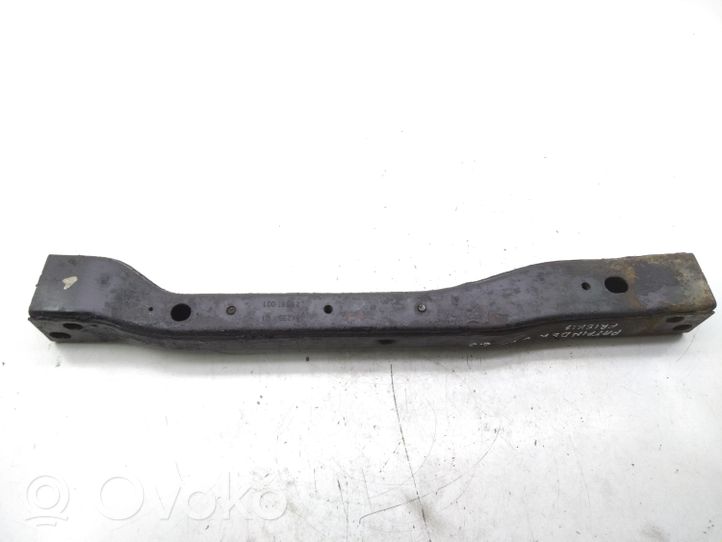 Nissan Pathfinder R51 Supporto di montaggio scatola del cambio 6B27022