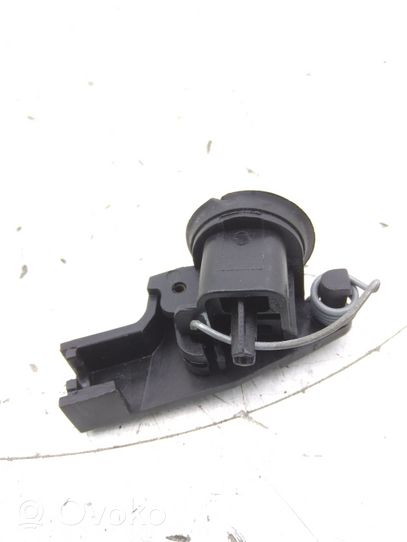 Nissan Qashqai Fuel tank cap lock 