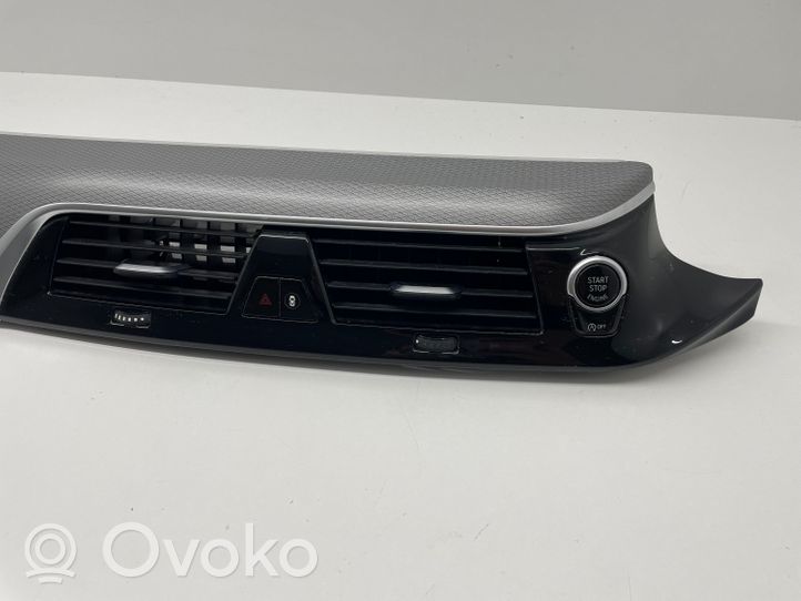 BMW 5 G30 G31 Centrālais gaisa ventilācijas režģis 9329579