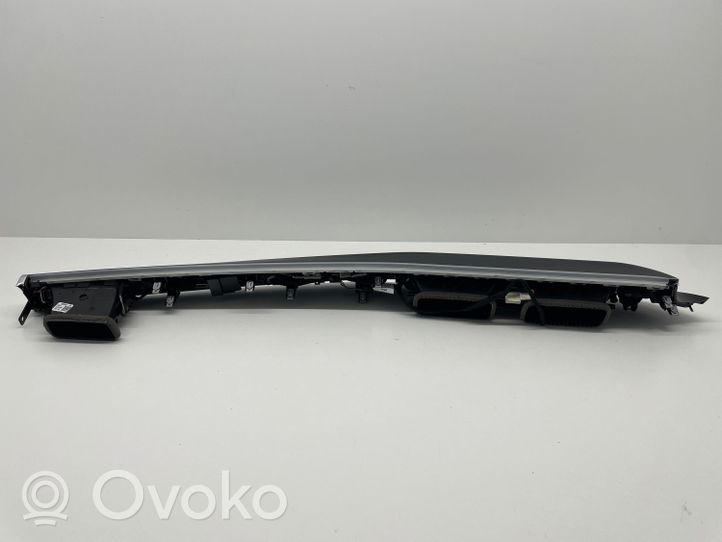 BMW M5 F90 Panelės apdaila 709084