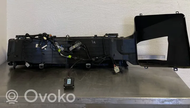 Tesla Model S Wlot / Kanał powietrza intercoolera 100725600h