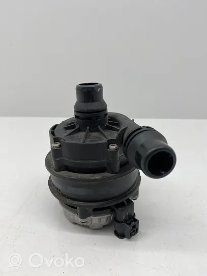 Mercedes-Benz C W205 Pompe à eau de liquide de refroidissement A0005002686