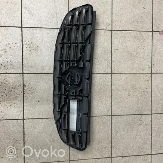 Volvo XC60 Maskownica / Grill / Atrapa górna chłodnicy 31383752