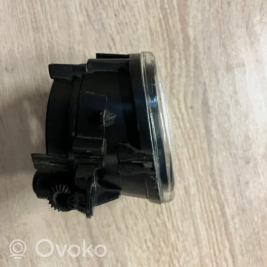 BMW X1 F48 F49 Światło przeciwmgłowe przednie 17571111