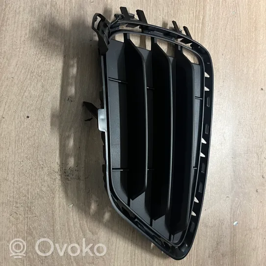 BMW X4 F26 Grille antibrouillard avant 51117338512