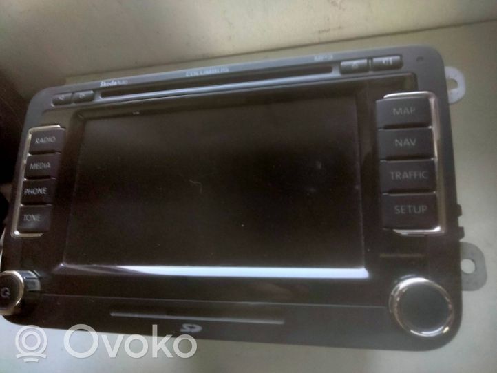 Skoda Octavia Mk2 (1Z) Panel / Radioodtwarzacz CD/DVD/GPS 3T0035680