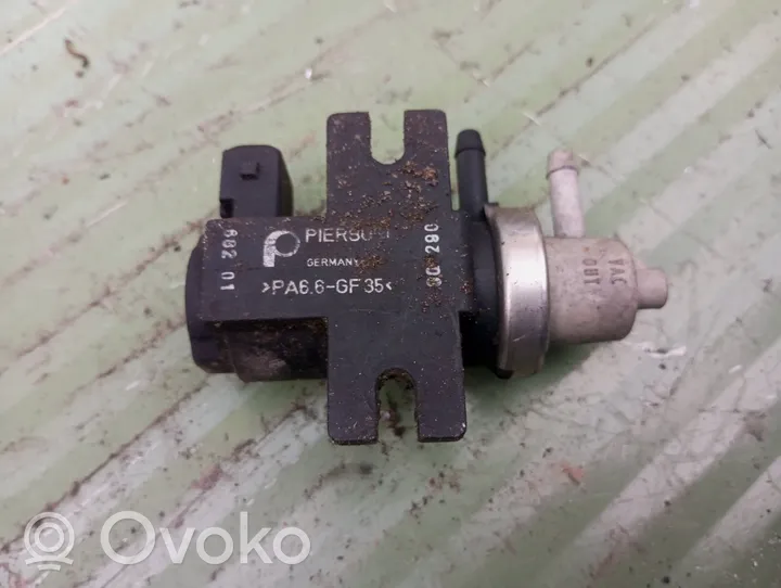 Audi A6 S6 C5 4B Solenoidinis vožtuvas 8D0906627B