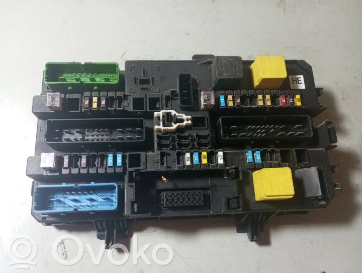 13206757 Opel Zafira B Fuse box set, 40.00 € | RRR