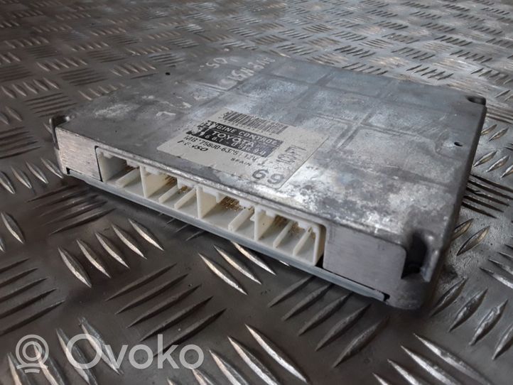 Toyota Avensis T250 Sterownik / Moduł ECU 8966105690